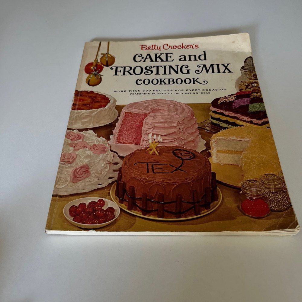Betty Crocker’s Cake and Frosting Mix Cookbook First Edition 2nd Print 1966 PB